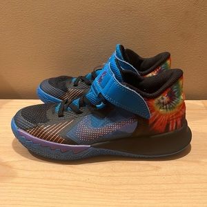 Nike Kyrie Flytrap 5, Size 1 (big kids)